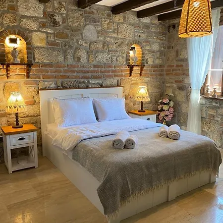 Ionia Liberty Stone * Foça