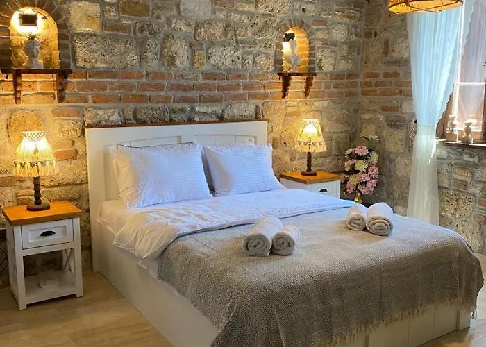 Ionia Liberty Stone * Foça